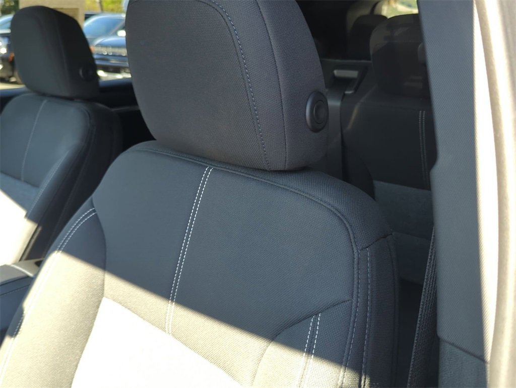 Used 2025 GMC Acadia Elevation image 22