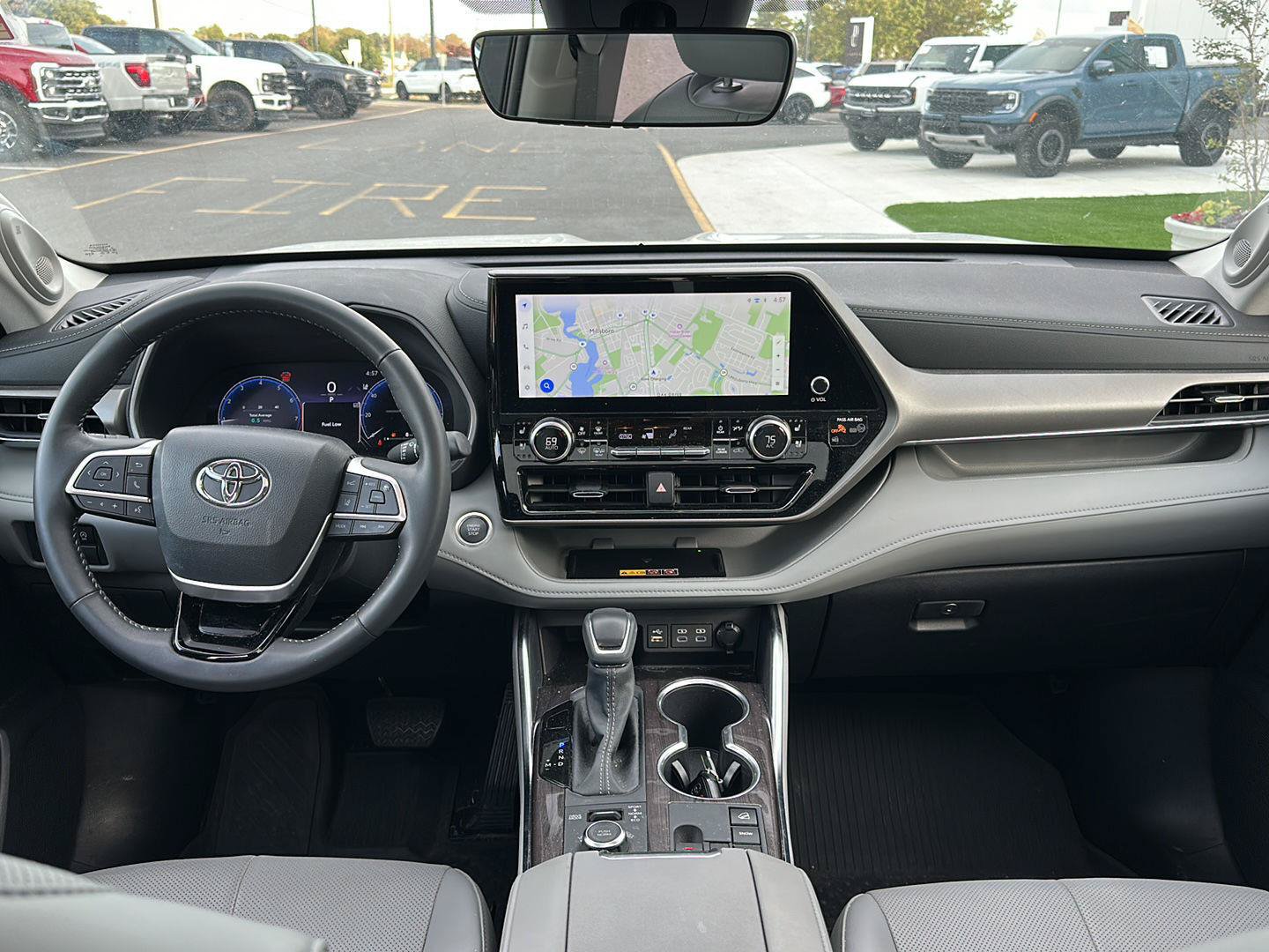 Used 2026 Toyota Highlander Limited AWD/4WD image 16
