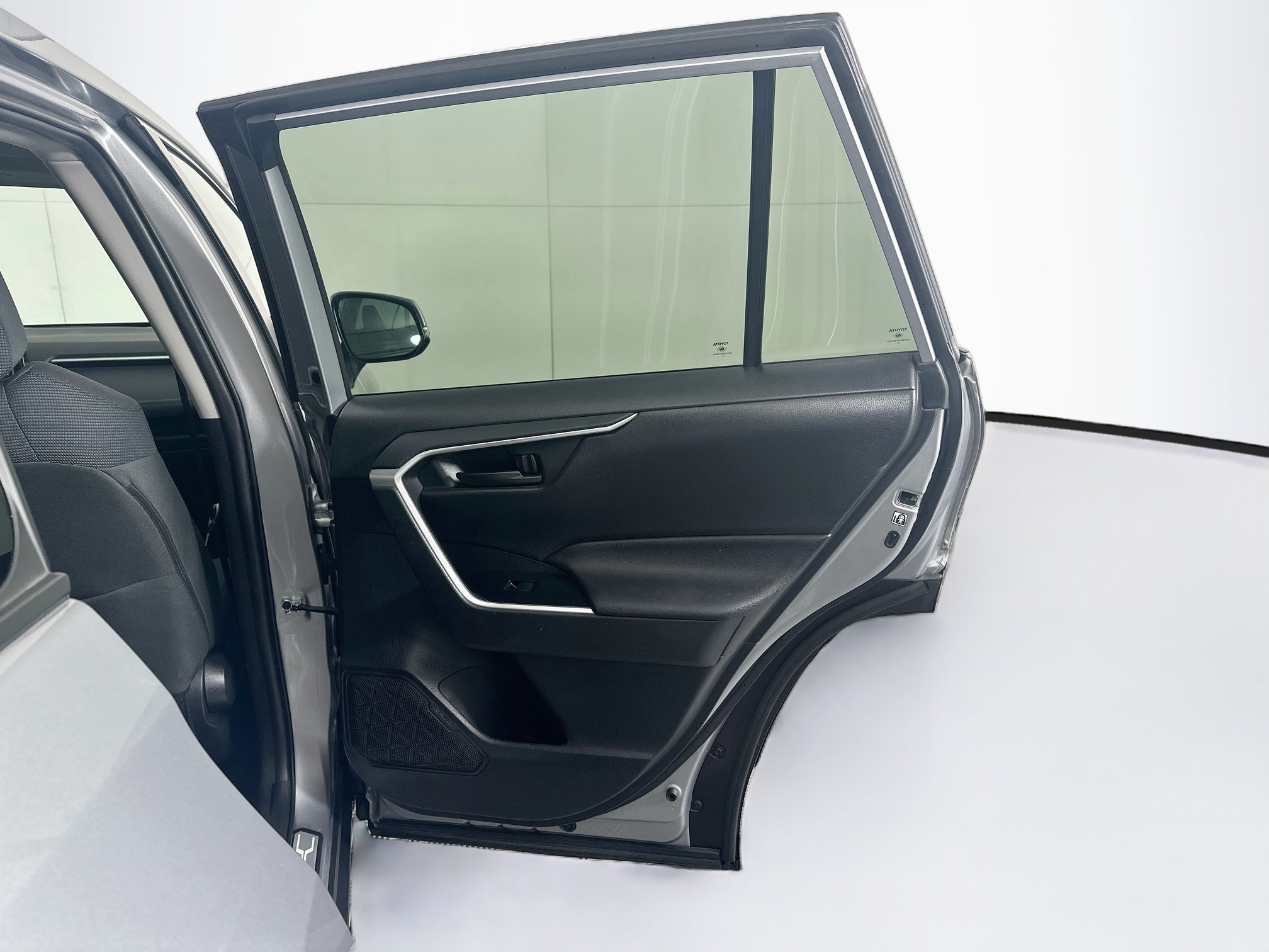 Used 2020 Toyota RAV4 LE w/ All Weather Liner Package FWD image 29
