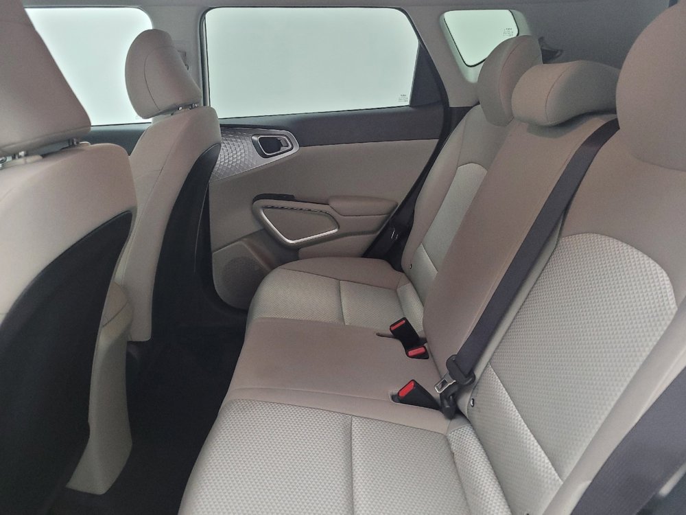 Used 2025 Kia Soul LX w/ LX Technology Package image 18
