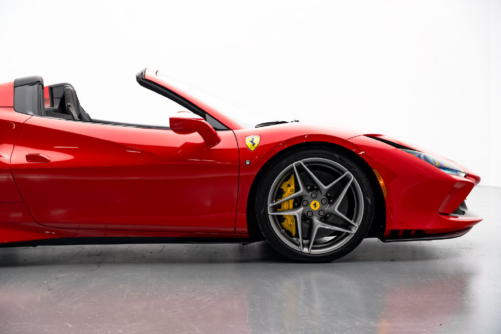 Used 2022 Ferrari F8 Tributo RWD image 32