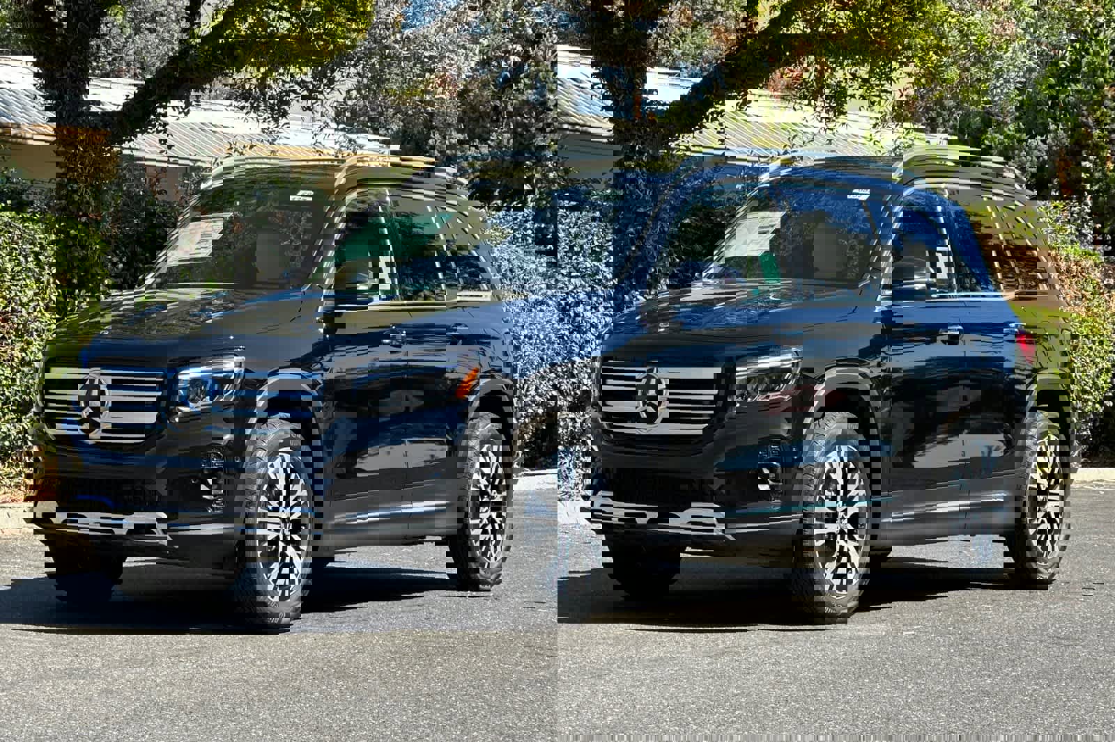 New 2025 Mercedes-Benz GLB 250 4MATIC image 7