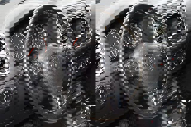 Used 2016 Volkswagen Tiguan S image 12