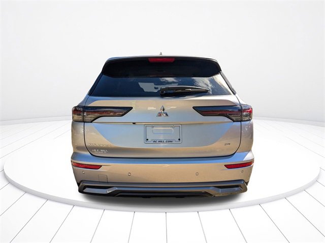 New 2025 Mitsubishi Outlander SE image 5