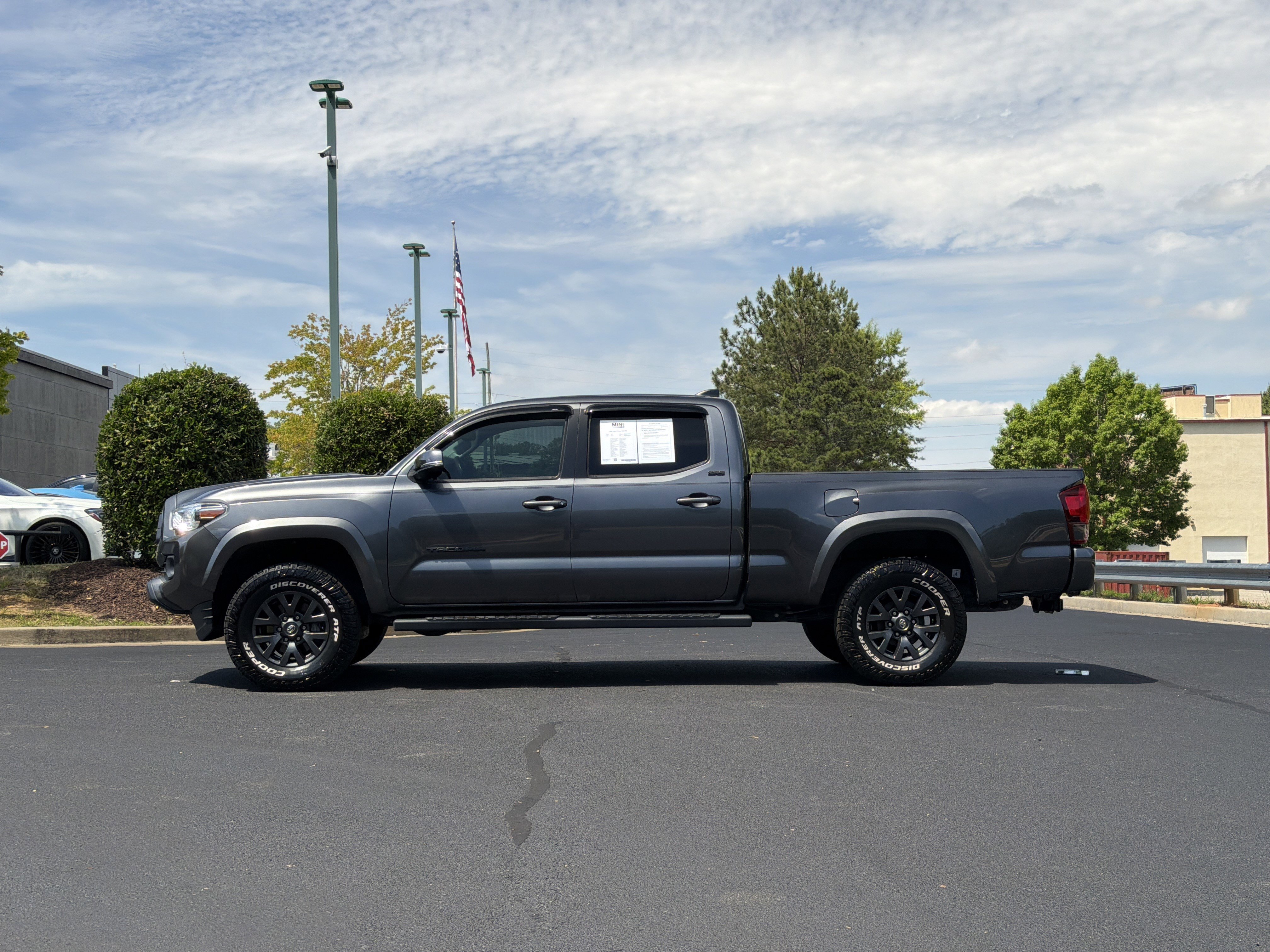 Used 2022 Toyota Tacoma SR5 w/ Technology Package RWD image 14