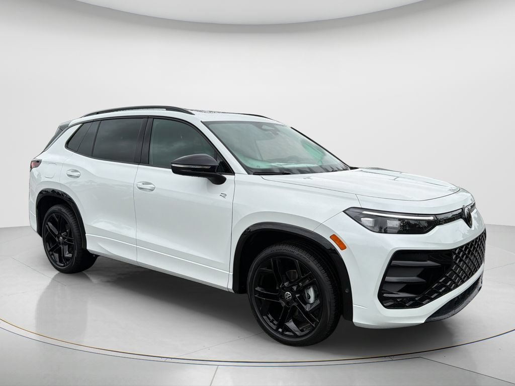 New 2026 Volkswagen Tiguan SE R-Line FWD image 3