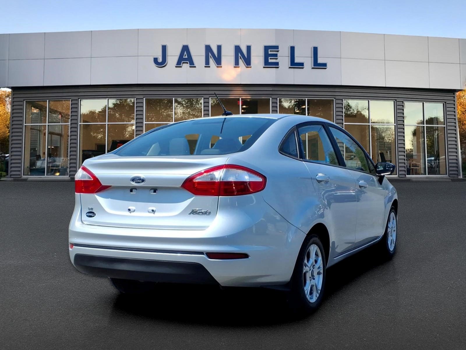 Used 2016 Ford Fiesta SE FWD image 6