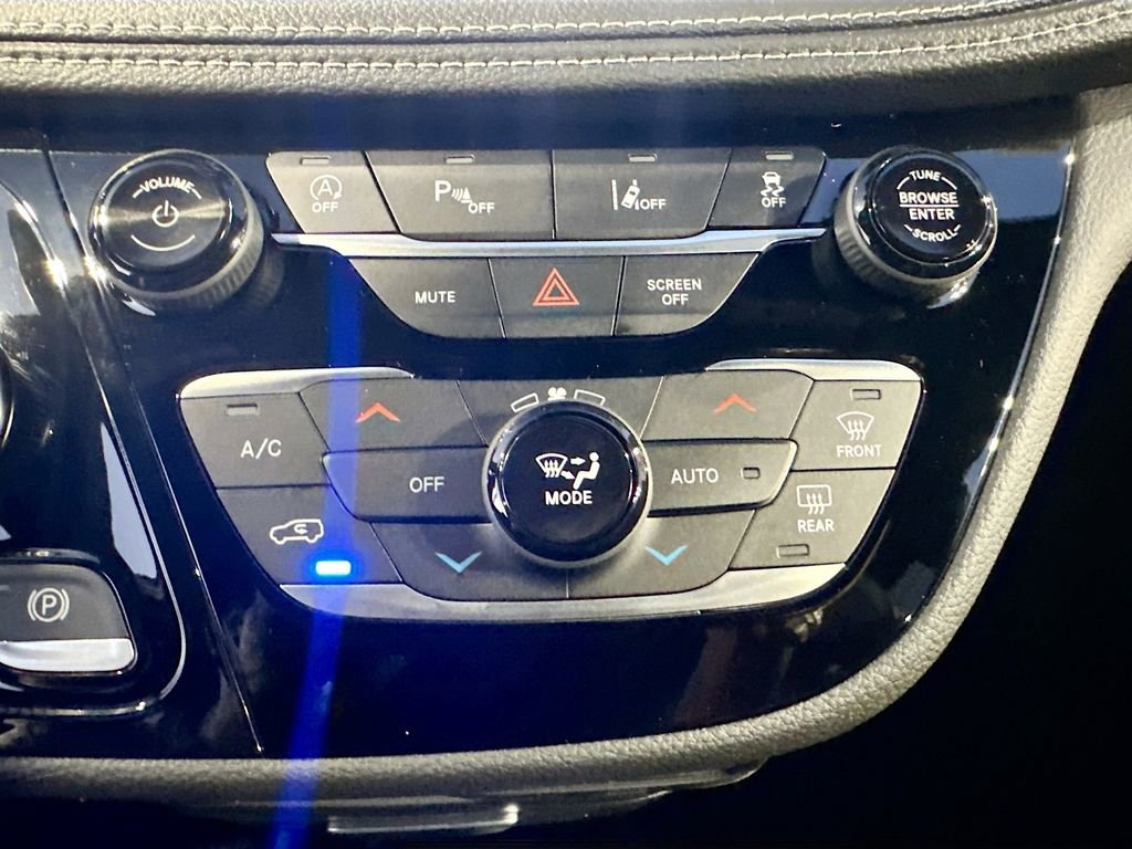 New 2026 Chrysler Pacifica Select FWD image 15