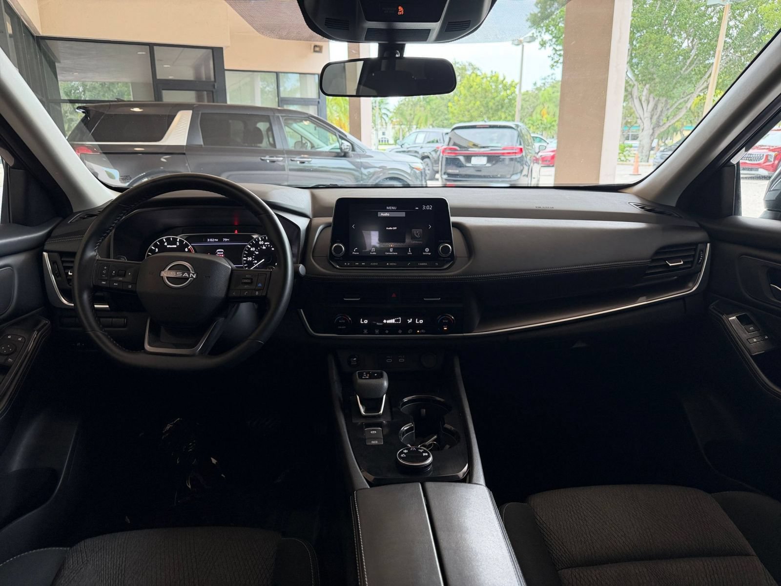 Used 2025 Nissan Rogue SV AWD/4WD image 28