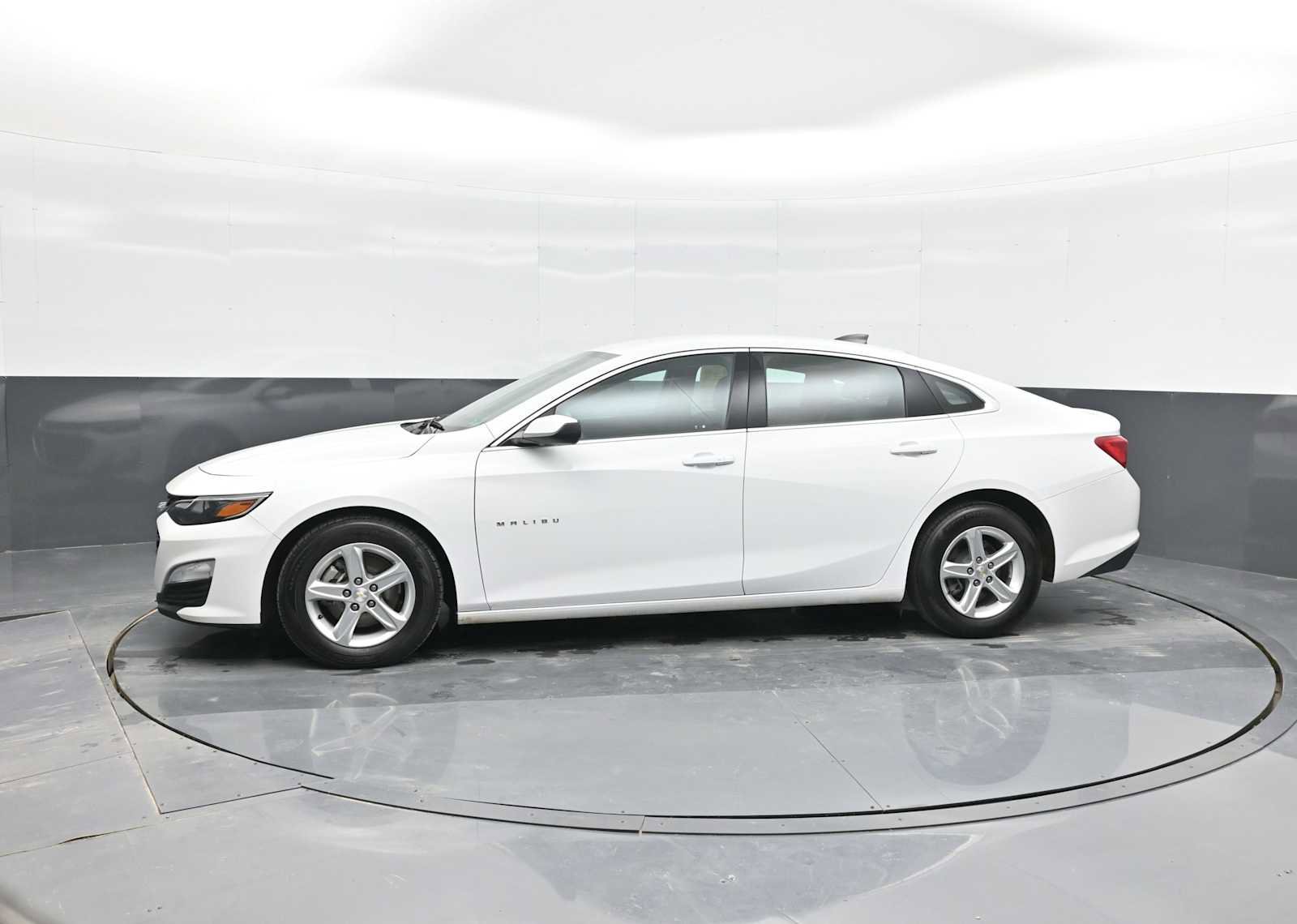 Used 2022 Chevrolet Malibu LS w/ Driver Confidence Package II image 5