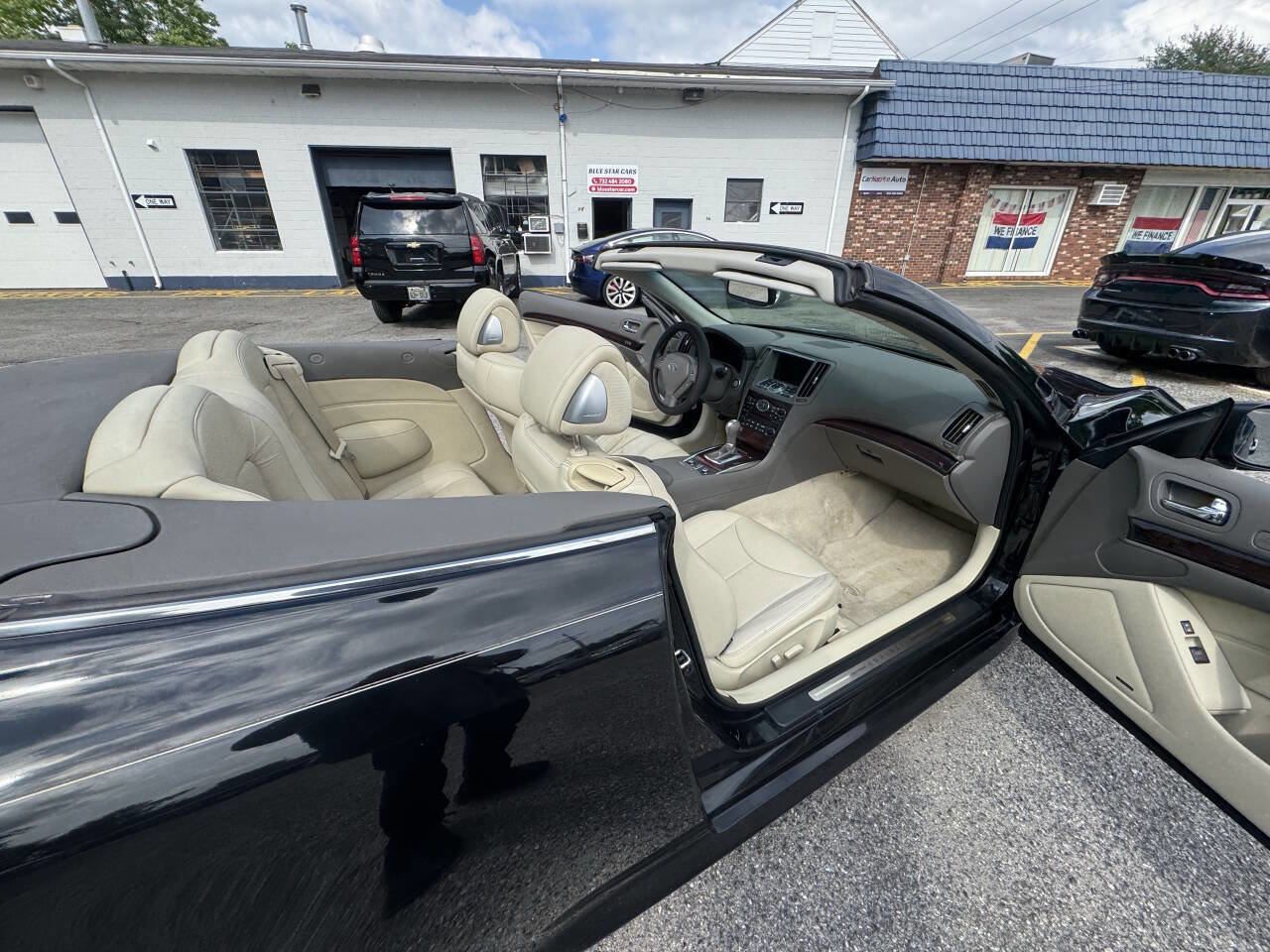 Used 2010 INFINITI G37 Base 2dr Convertible w/ Premium Pkg image 52