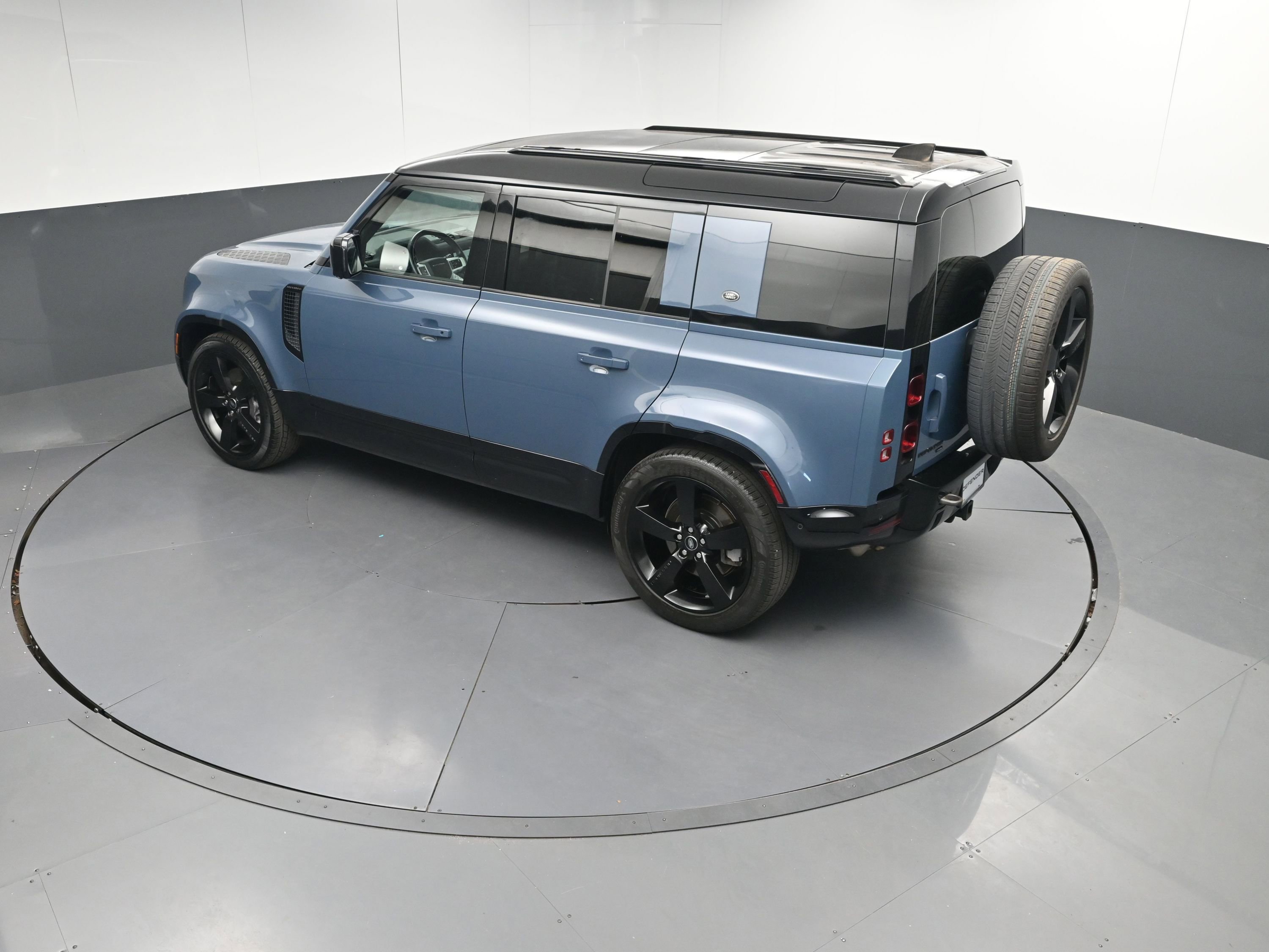 Certified 2023 Land Rover Defender 110 X-Dynamic SE image 35