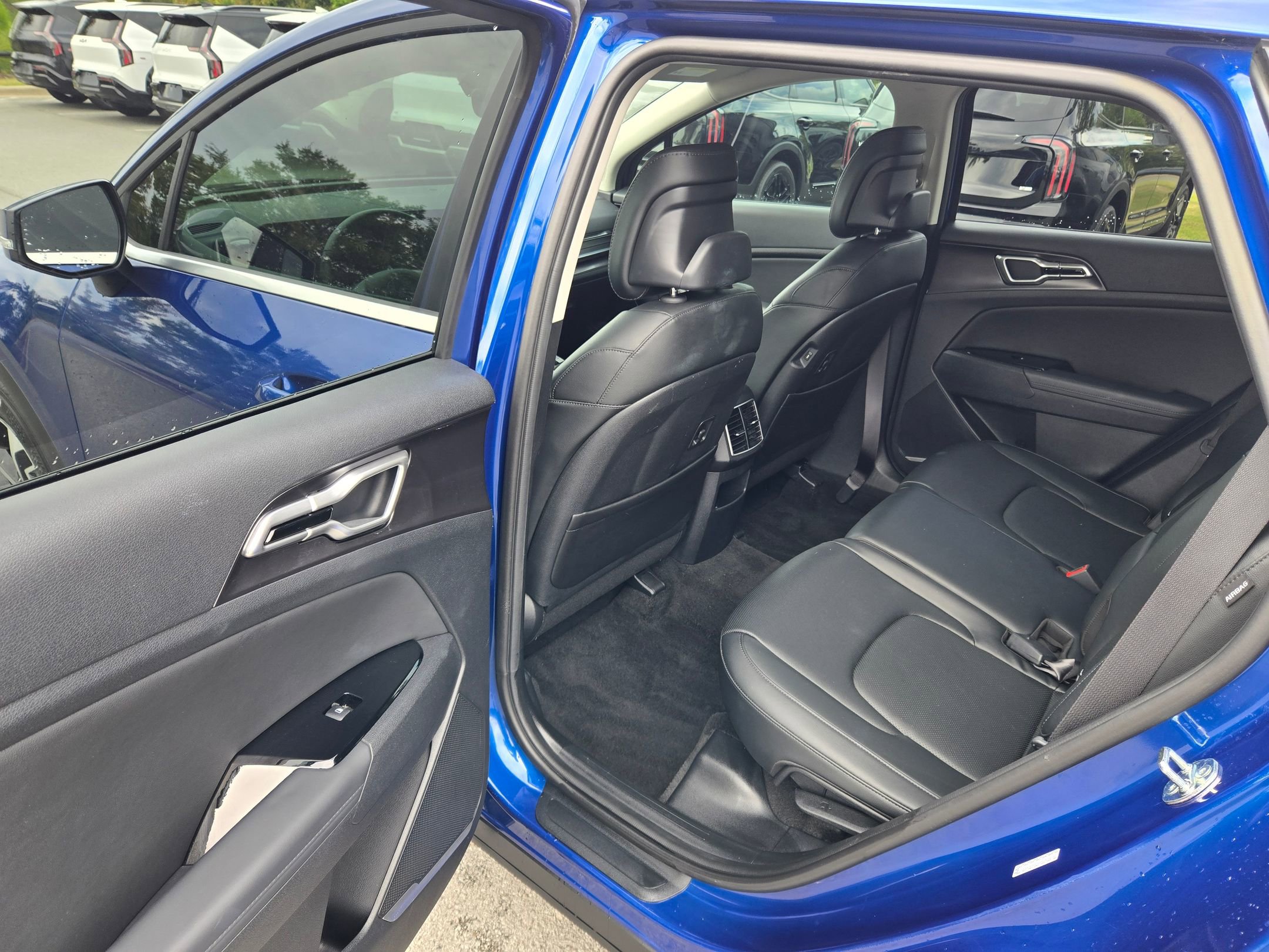 Used 2025 Kia Sportage EX image 31