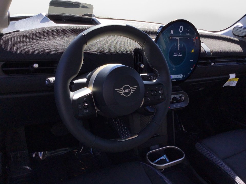 Certified 2025 MINI Cooper S image 10