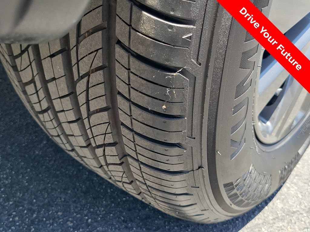 Certified 2025 Nissan Pathfinder SV FWD image 31