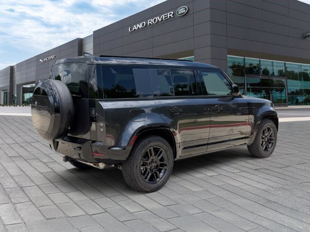 Certified 2026 Land Rover Defender 110 X-Dynamic SE AWD/4WD image 5
