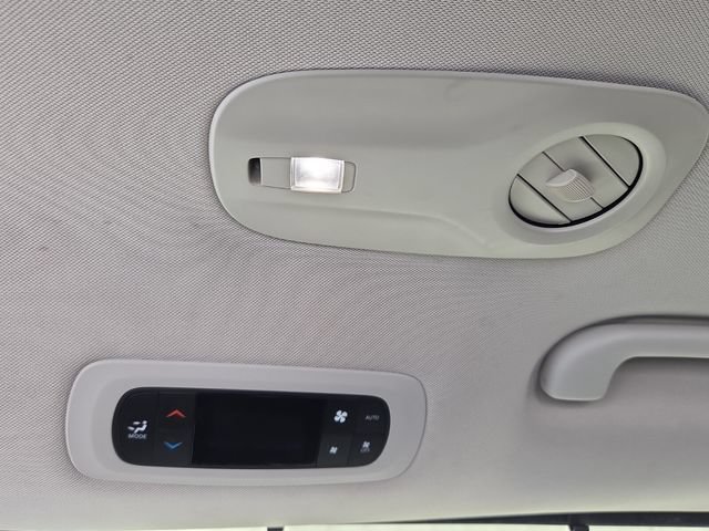 Used 2019 Chrysler Pacifica Touring Plus w/ Tire & Wheel Group FWD image 15