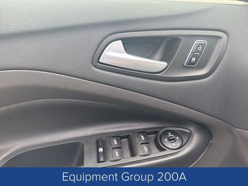 Used 2016 Ford Escape SE FWD image 9