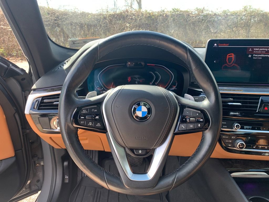 Used 2021 BMW 530i xDrive w/ Premium Package image 27