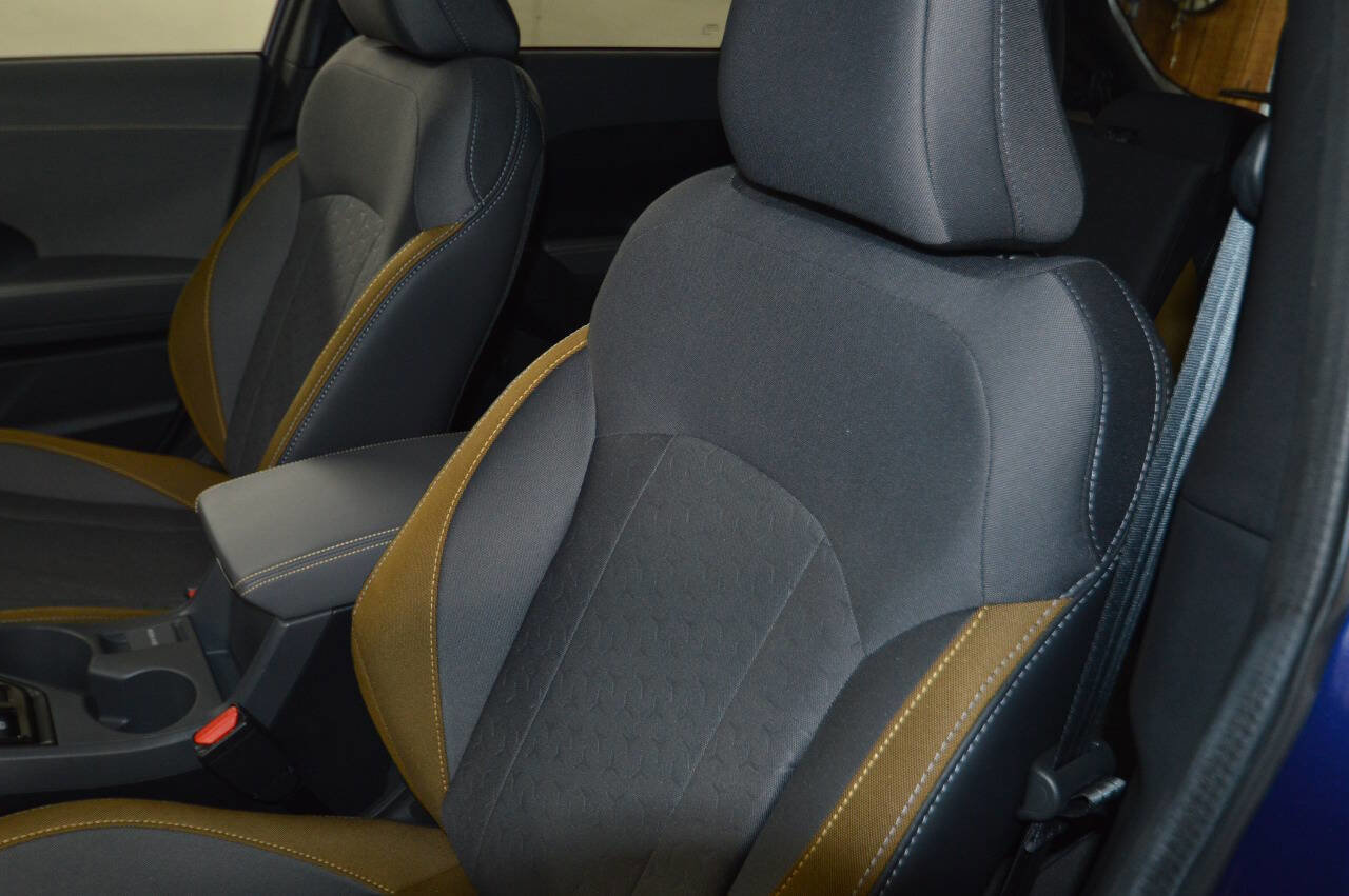 Used 2025 Subaru Crosstrek 2.5i Sport w/ Crosstrek Mirror Package image 31