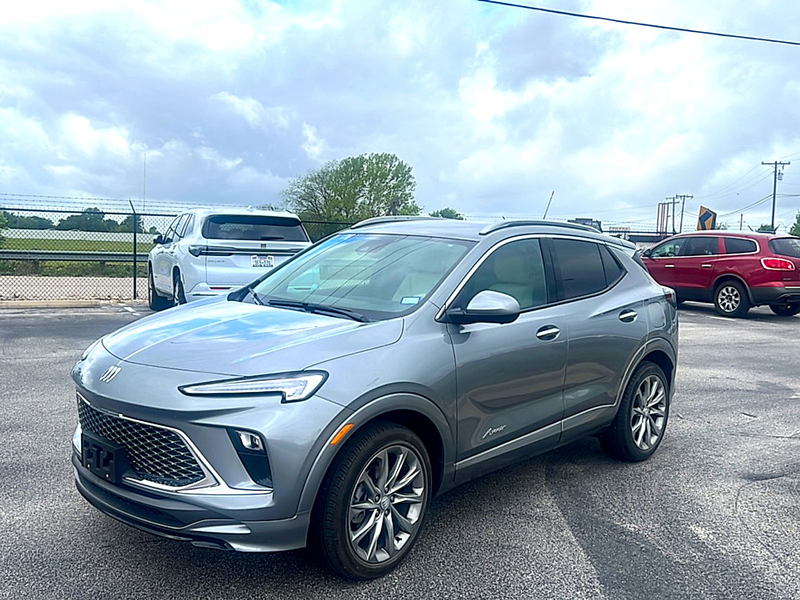 Used 2024 Buick Encore GX Avenir w/ Avenir Technology Package AWD/4WD image 2