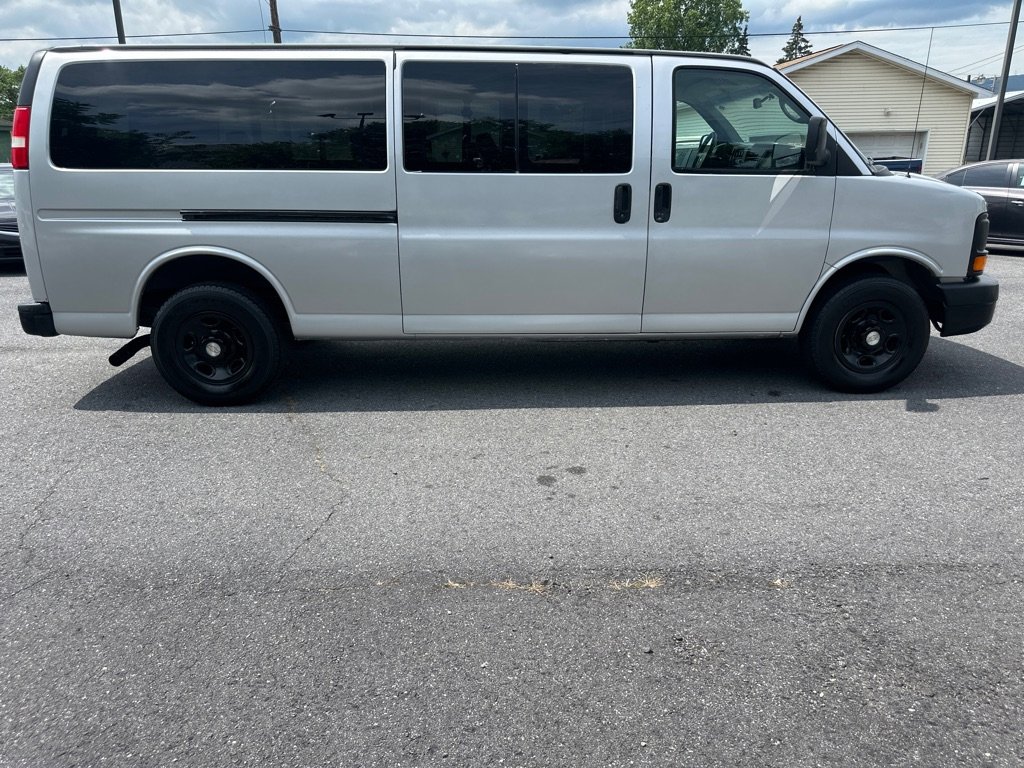 Used 2015 Chevrolet Express 3500 LS image 8