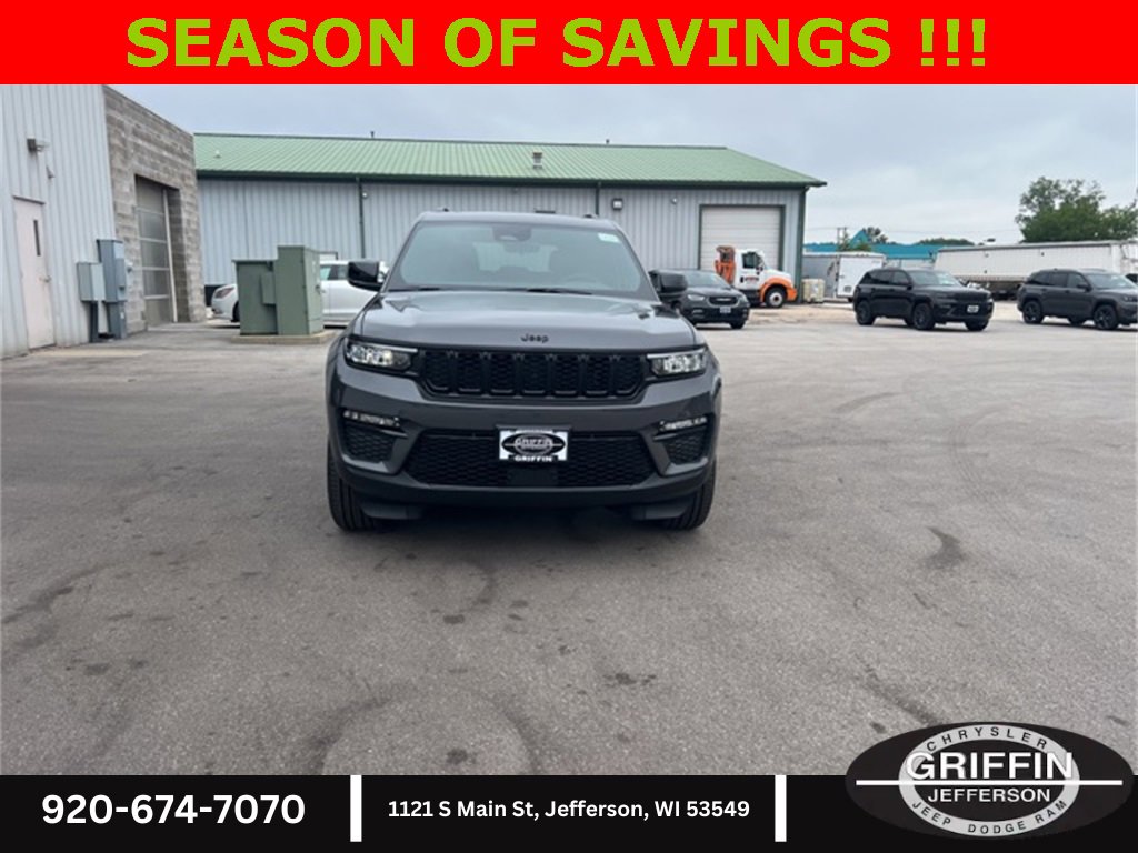 New 2025 Jeep Grand Cherokee Limited w/ Black Appearance Package image 4