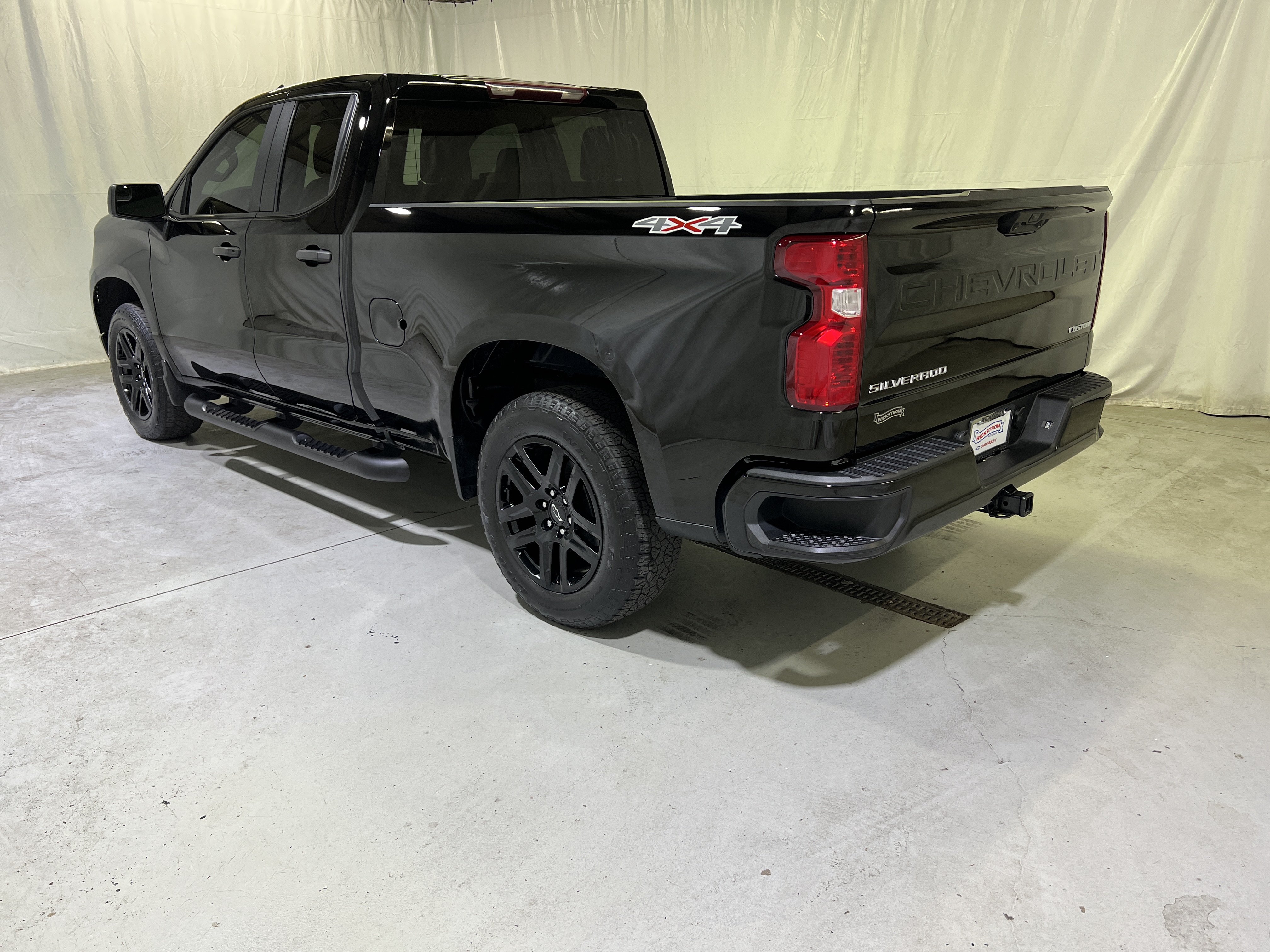 Certified 2023 Chevrolet Silverado 1500 Custom AWD/4WD image 8