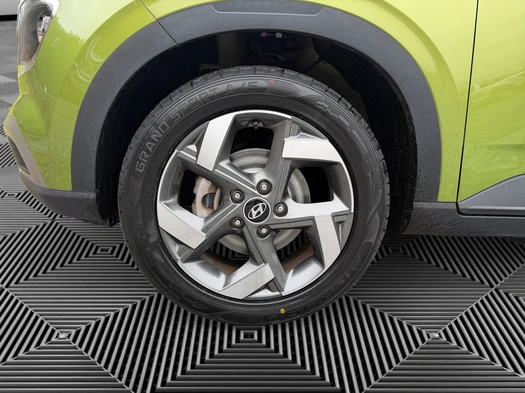 Certified 2022 Hyundai Venue SEL image 9