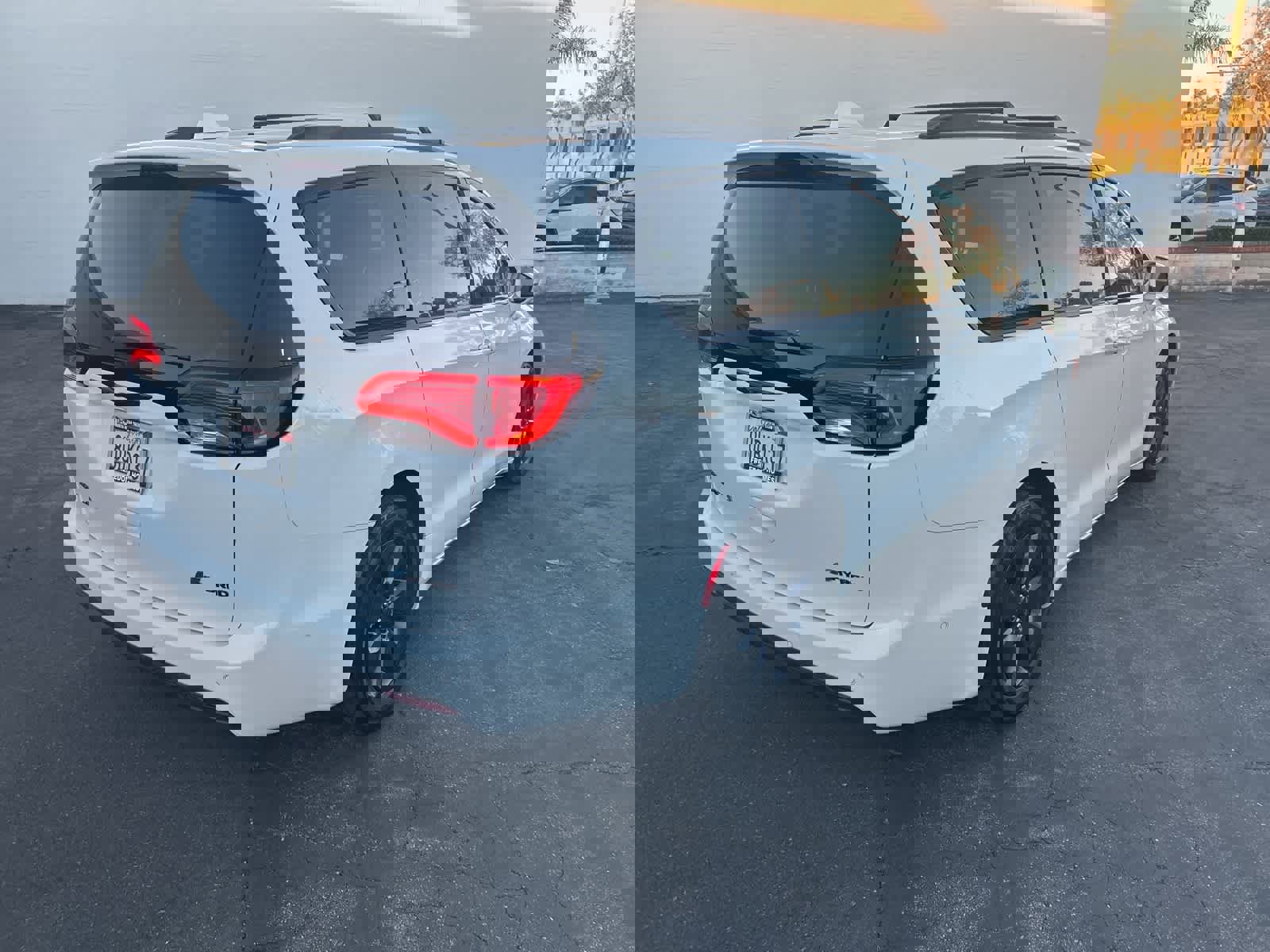 Used 2020 Chrysler Pacifica Limited w/ Advanced Safetytec Group image 7