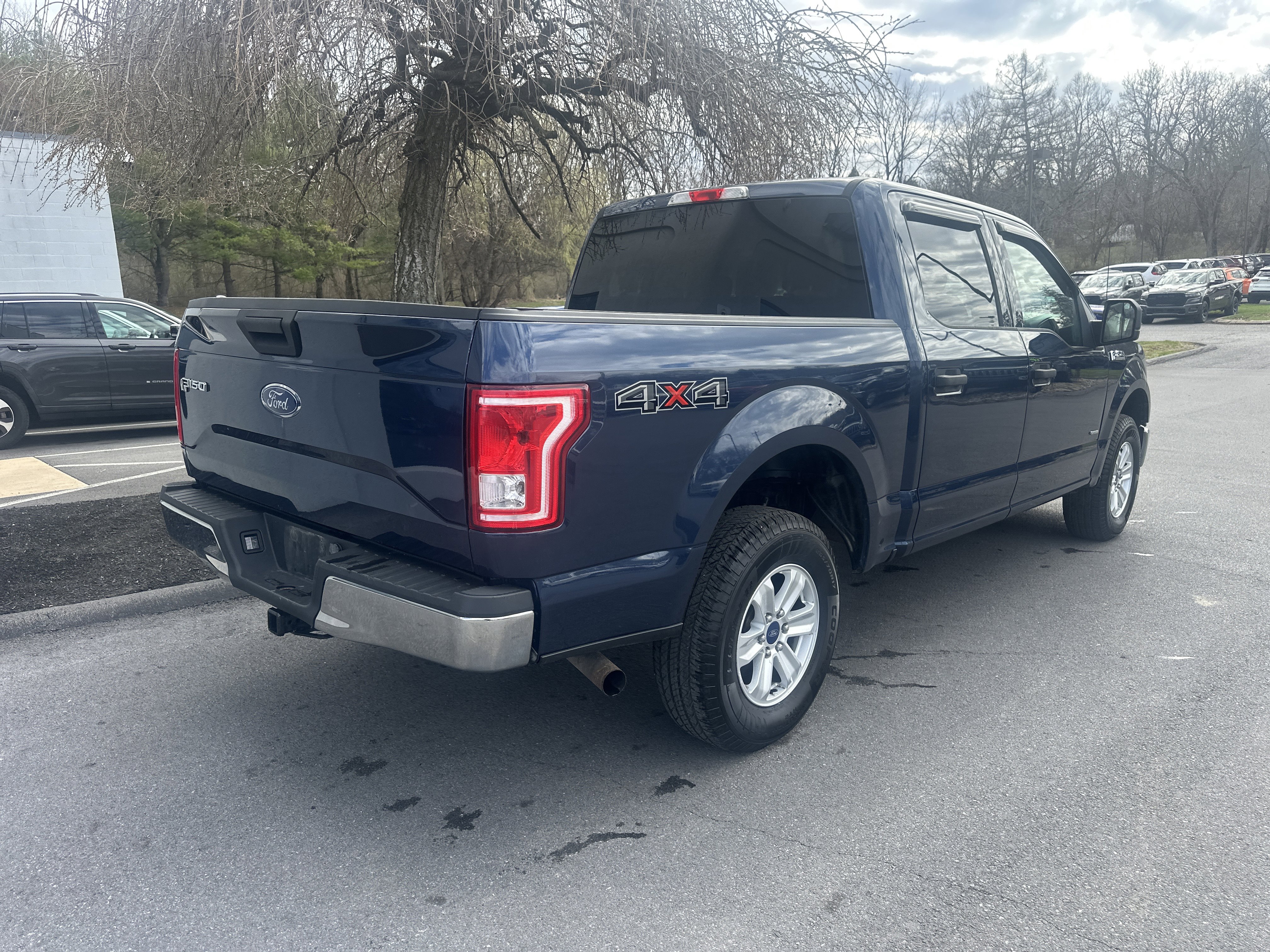 Used 2015 Ford F150 XLT AWD/4WD image 3