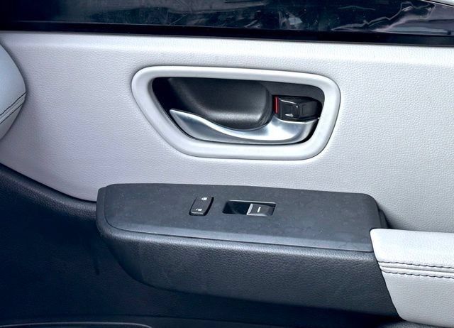 Used 2025 Honda Pilot Touring image 30