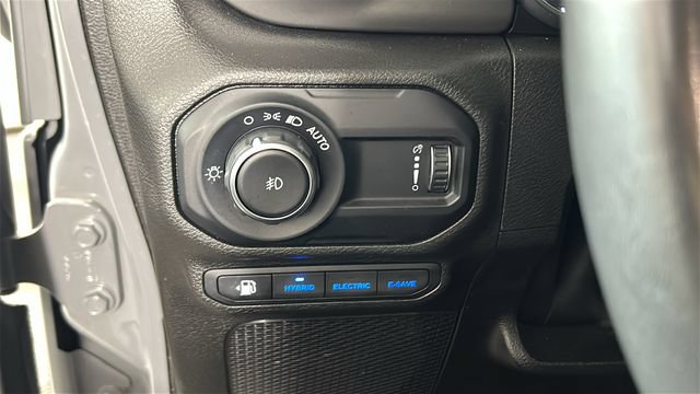 Used 2023 Jeep Wrangler Unlimited w/ Cold Weather Group AWD/4WD image 19