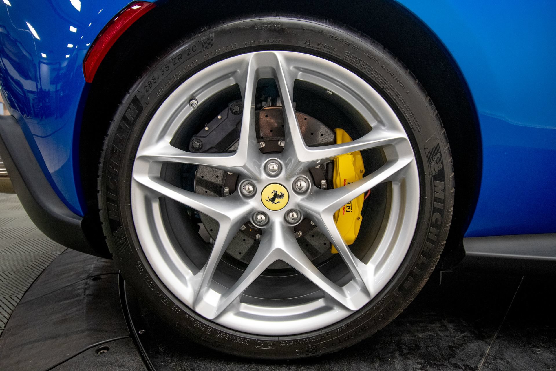 Used 2026 Ferrari Roma Spider RWD image 51