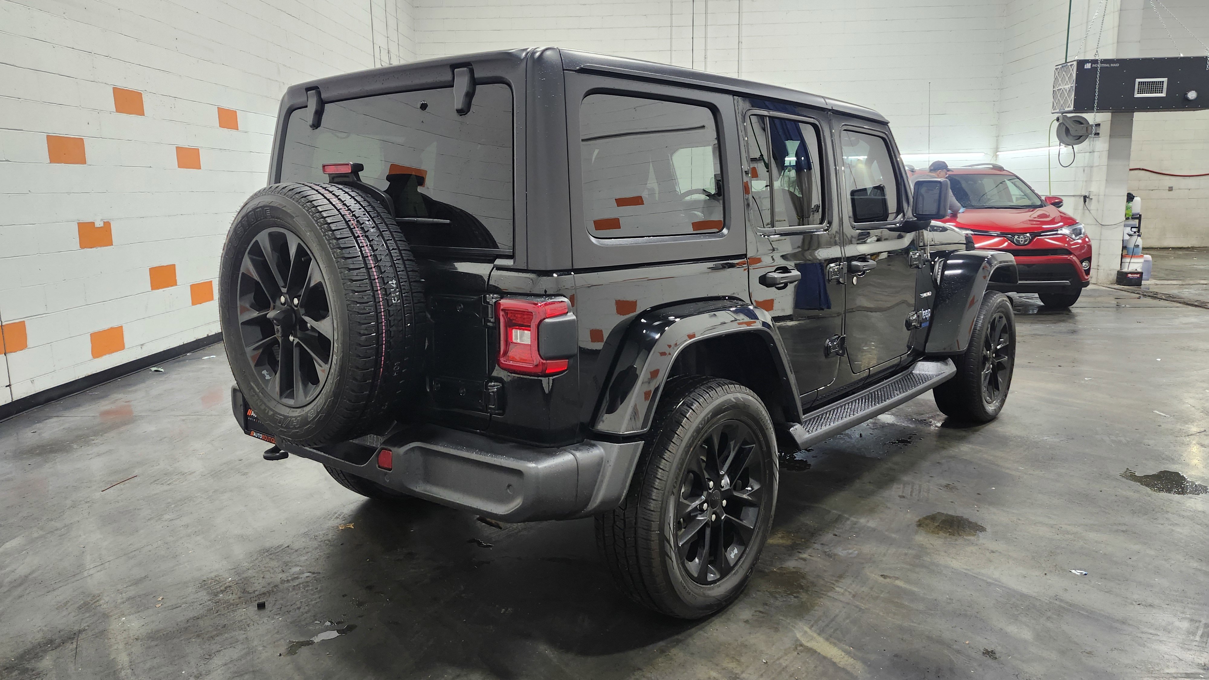 Used 2021 Jeep Wrangler Unlimited Sahara w/ Cold Weather Group image 14