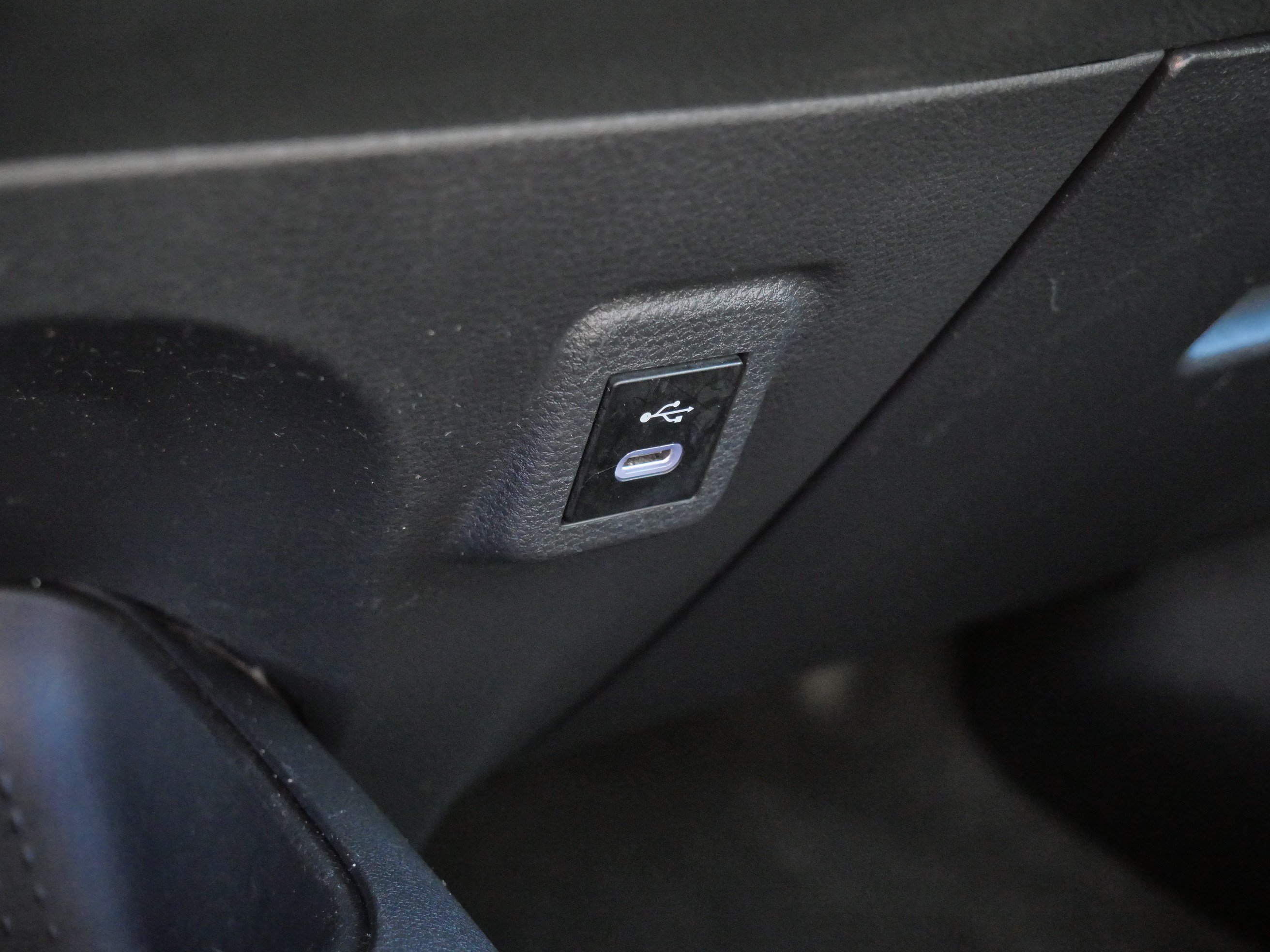 Certified 2025 Toyota Corolla LE FWD image 31