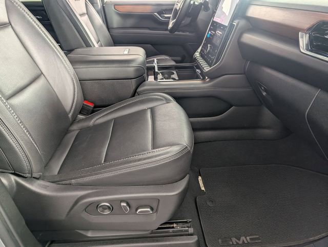 Certified 2025 GMC Yukon XL Denali AWD/4WD image 34