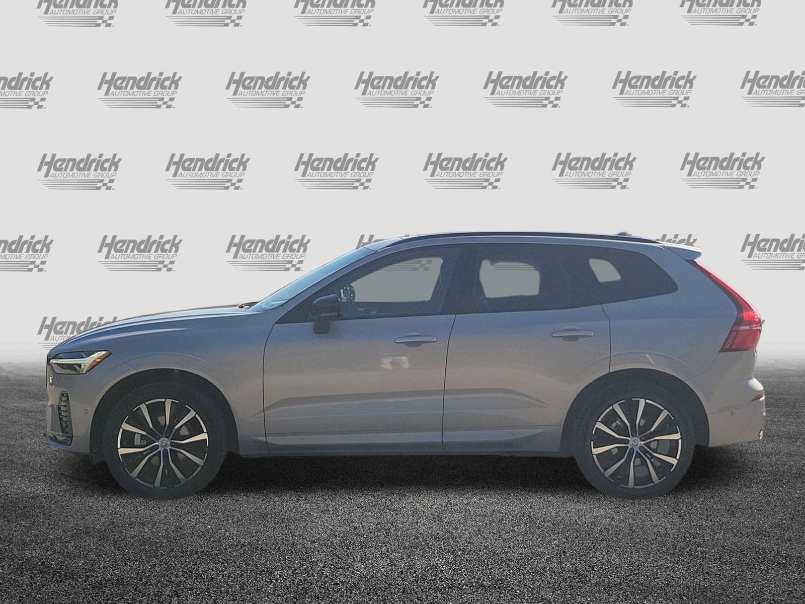 Used 2025 Volvo XC60 B5 Plus image 7