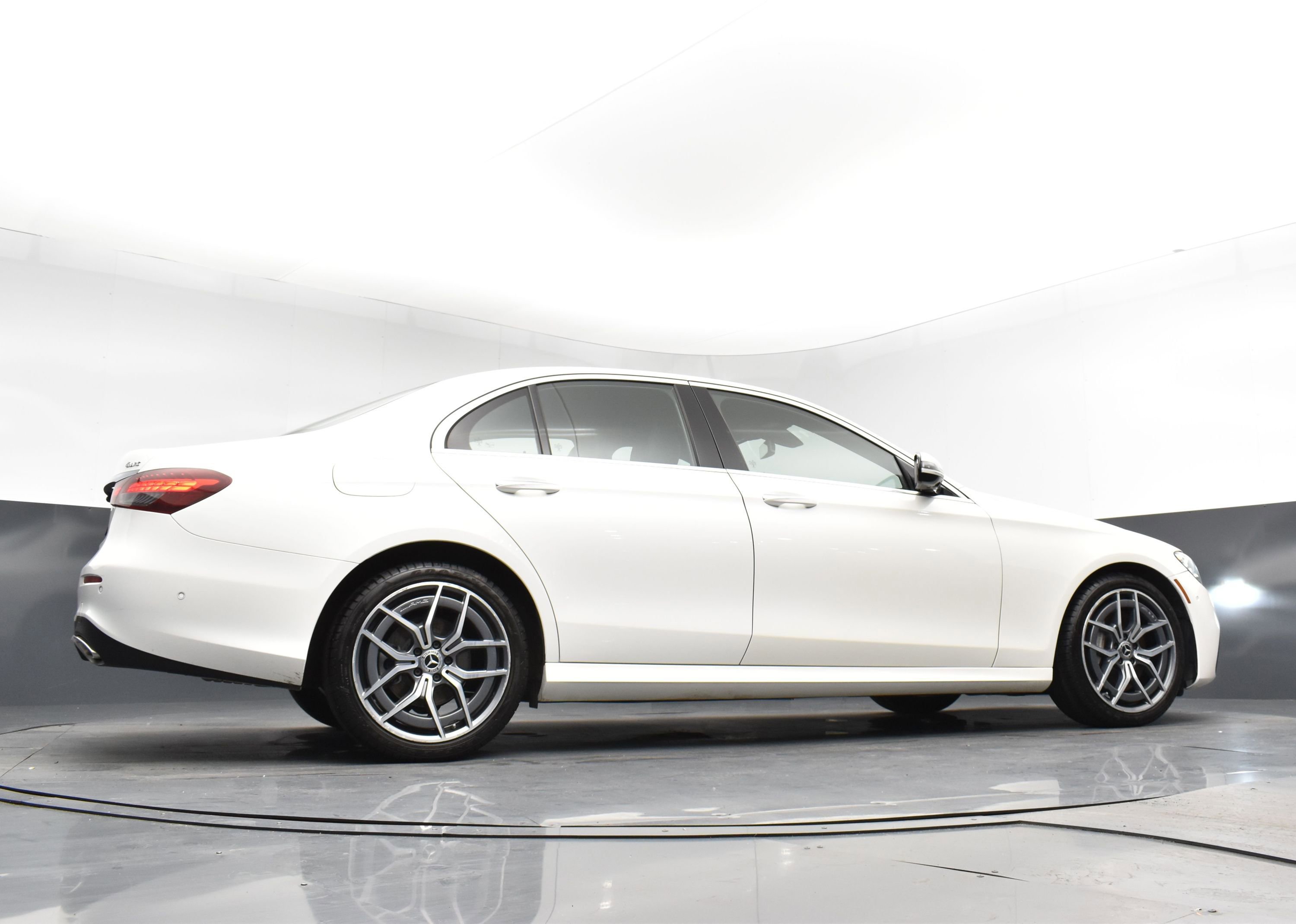 Used 2021 Mercedes-Benz E 350 4MATIC Sedan w/ Premium Package image 25