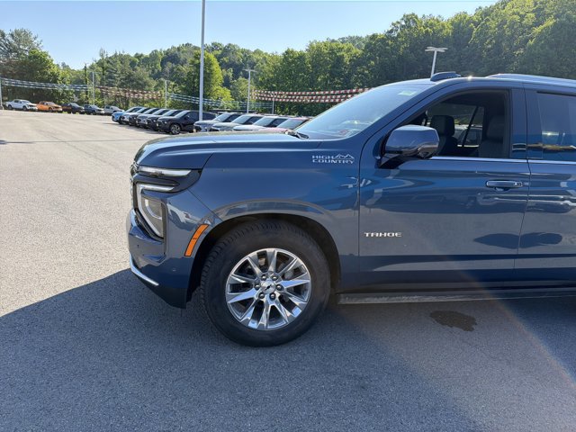 Used 2025 Chevrolet Tahoe High Country AWD/4WD image 9