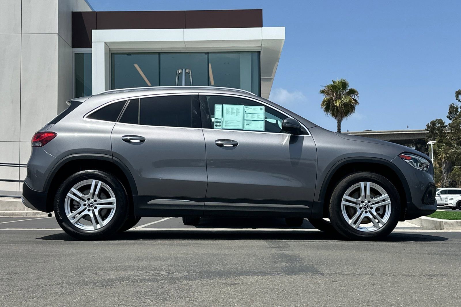 Used 2021 Mercedes-Benz GLA 250 4MATIC image 2