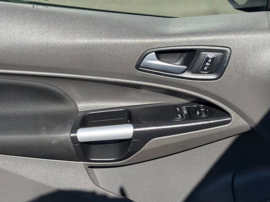 Used 2021 Ford Transit Connect XLT FWD image 17