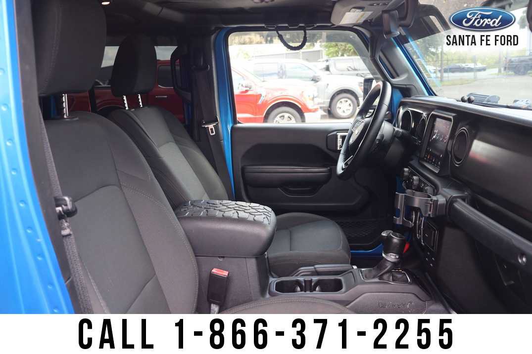 Used 2021 Jeep Gladiator Sport AWD/4WD image 23