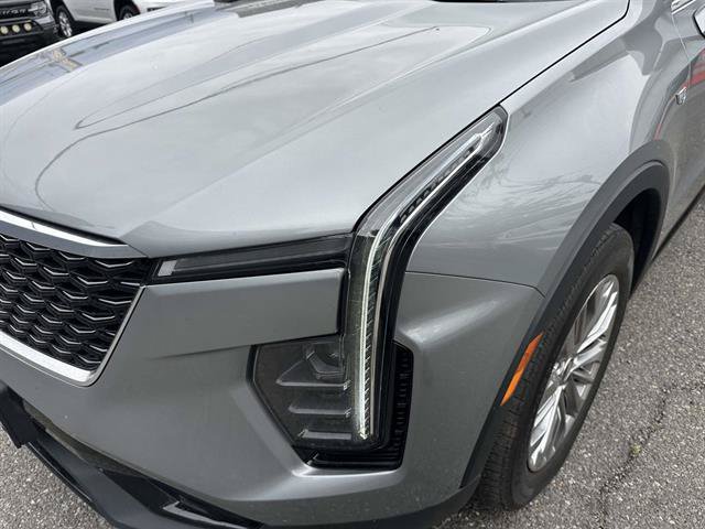 Used 2024 Cadillac XT4 Premium Luxury AWD/4WD image 5
