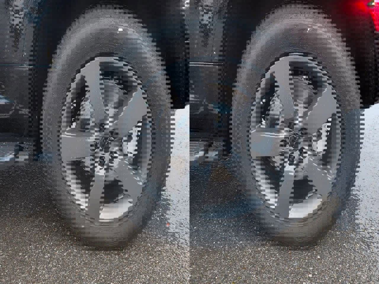 New 2026 Land Rover Defender 110 X-Dynamic SE image 13