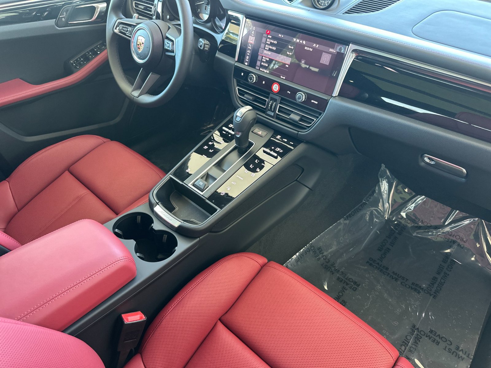 New 2026 Porsche Macan AWD/4WD image 16