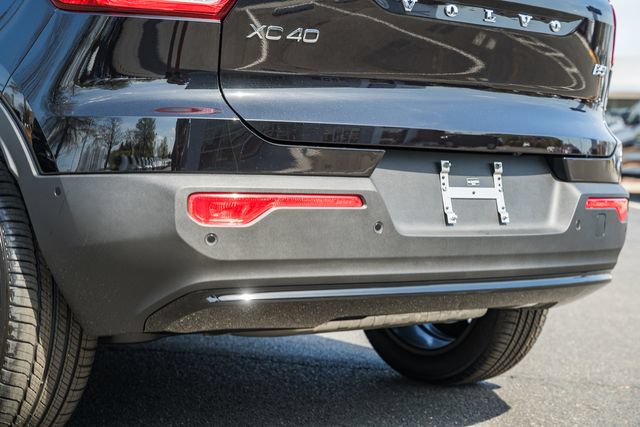 New 2026 Volvo XC40 B5 Plus w/ Climate Package AWD/4WD image 9