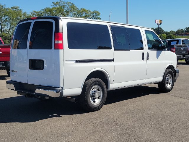 Used 2018 Chevrolet Express 3500 LT w/ LT Preferred Equipment Group RWD image 5
