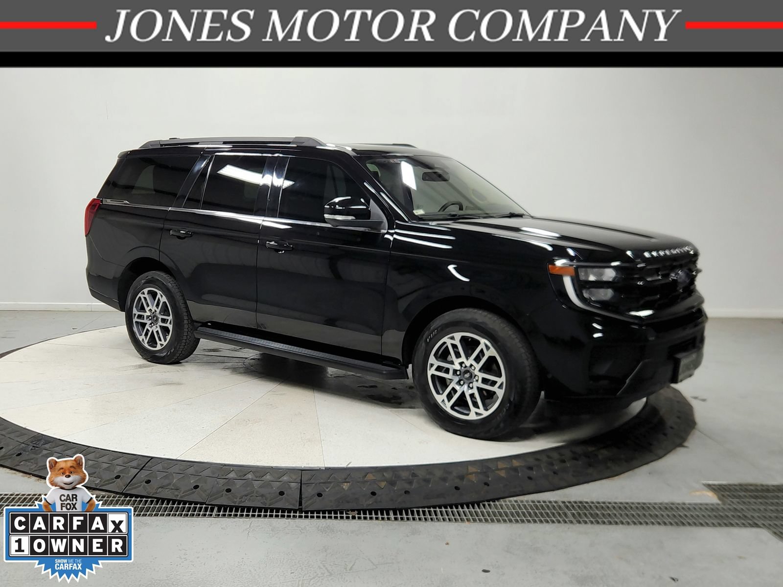 Used 2025 Ford Expedition Active AWD/4WD image 1