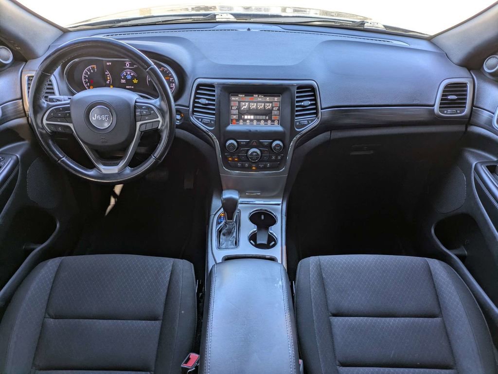 Used 2021 Jeep Grand Cherokee Laredo image 16